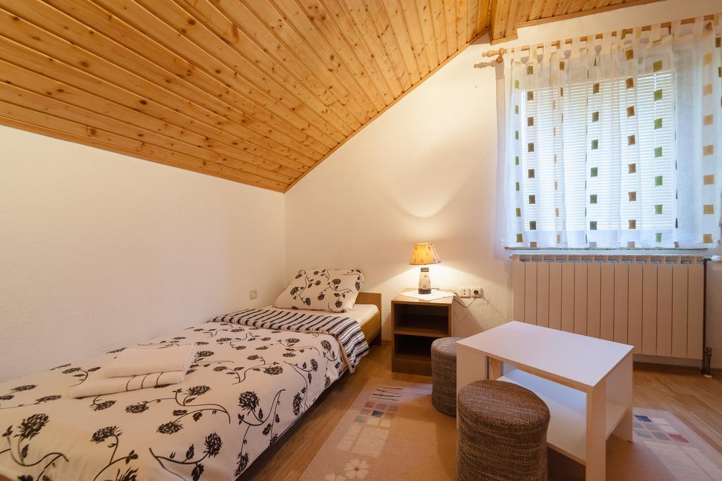 Apartment Luketic Slunj Εξωτερικό φωτογραφία